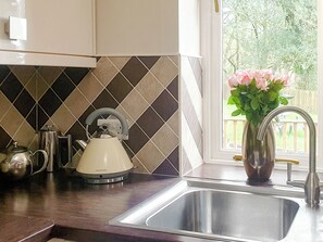 Interior - 2 bedroom accommodation in Dihewyd, near Aberaeron (Dihewyd, near Aberaeron)