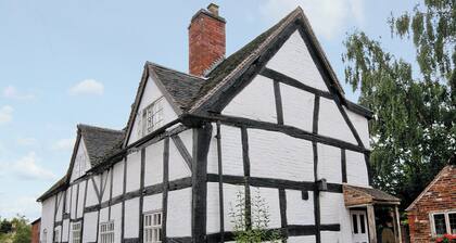 Swiss Cottage - E5375