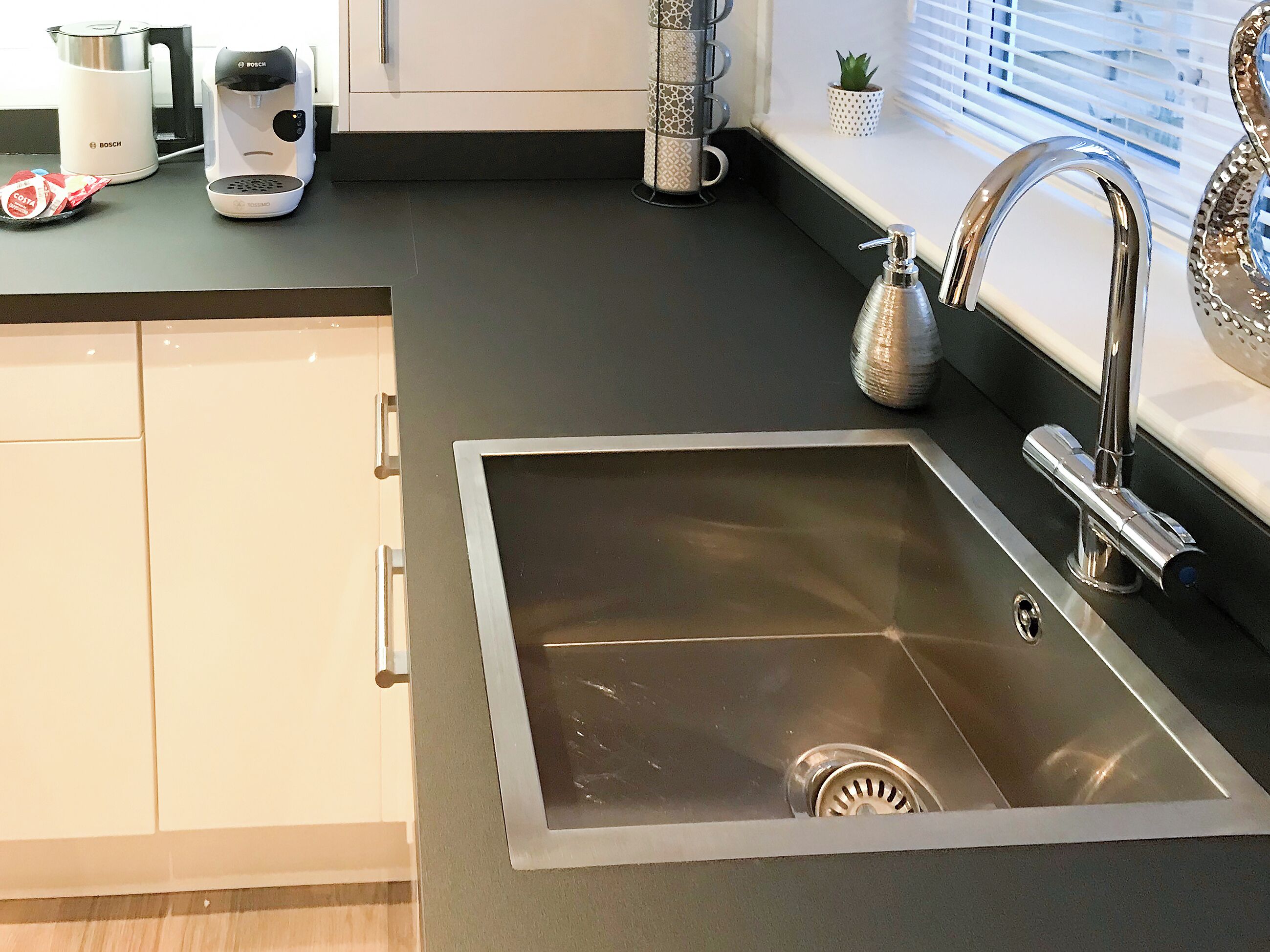 Oven, dishwasher, freezer