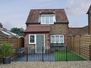 Exterior - 1 bedroom accommodation in Great Ryburgh, near Fakenham (Great Ryburgh, near Fakenham)