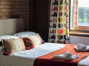 4 habitaciones, wifi gratis y ropa de cama 