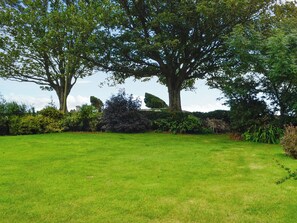 Property grounds - 2 bedroom accommodation in Kirkandrews, near Kirkcudbright (Kirkandrews, near Kirkcudbright)