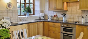 Cider Cottage - E5576