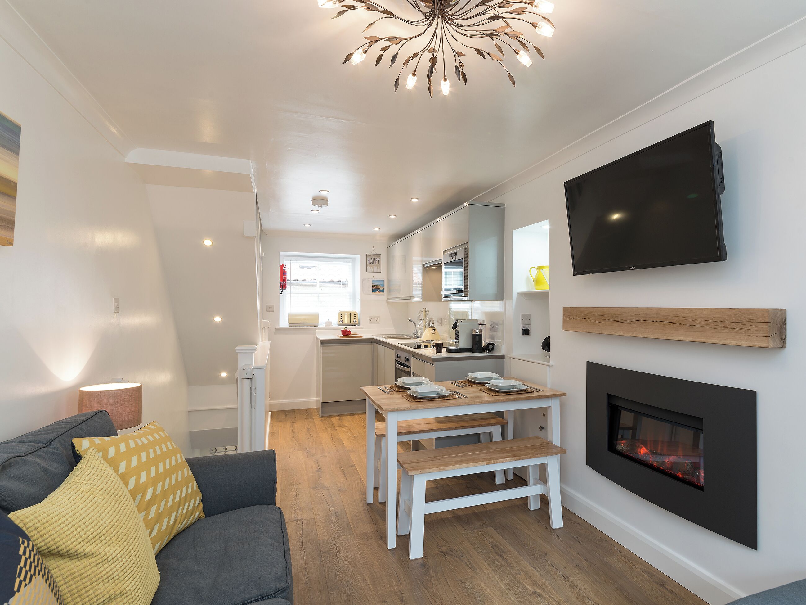 TV, fireplace