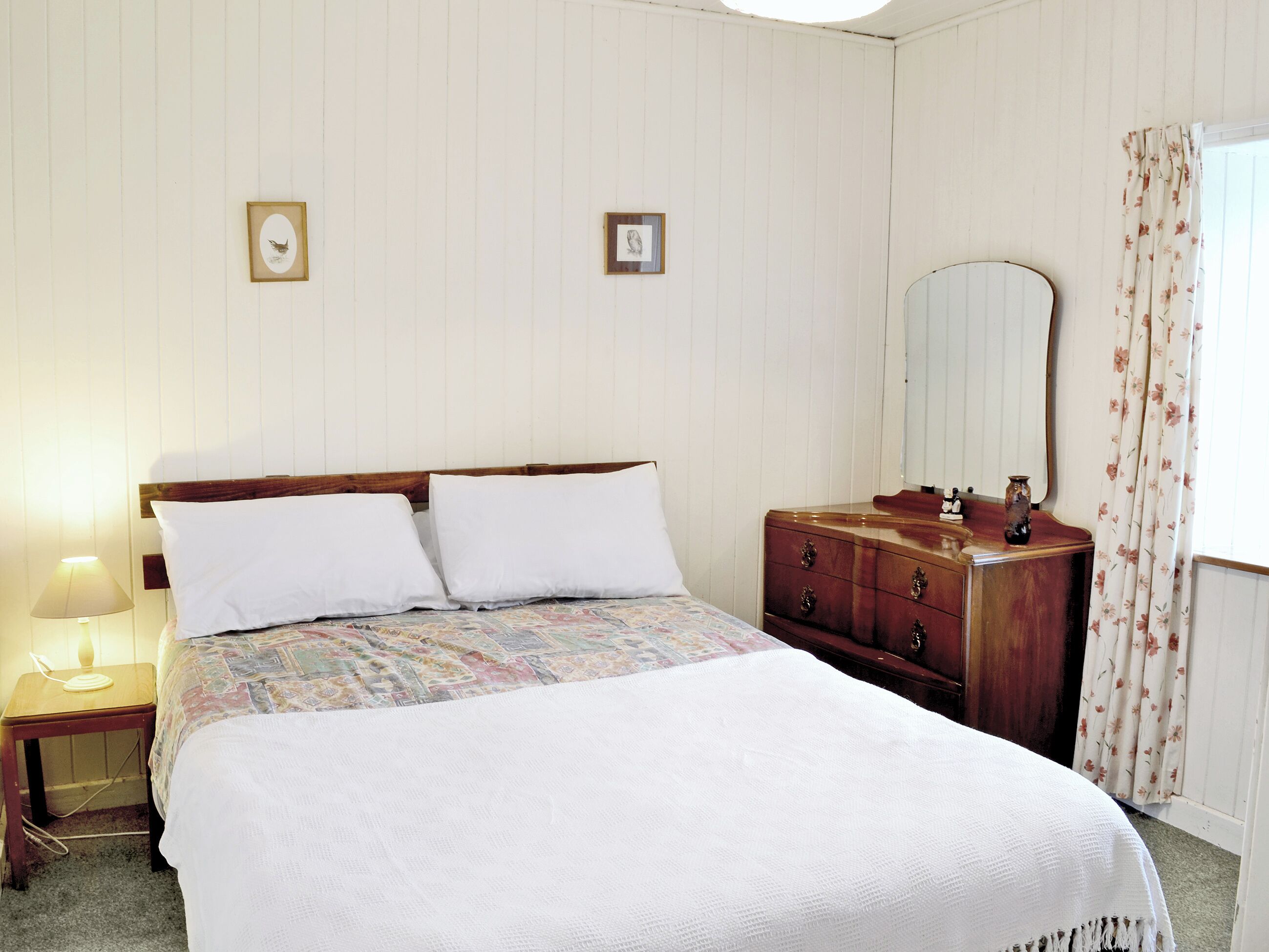 2 bedrooms, bed sheets