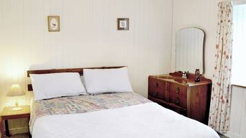 2 bedrooms, bed sheets