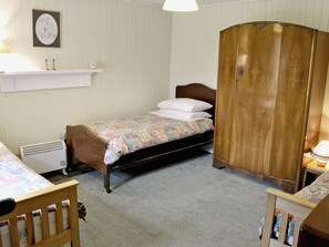 2 bedrooms, bed sheets