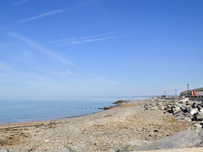 Beach - 2 bedroom accommodation in Cilcennin, near Aberaeron (Cilcennin, near Aberaeron)