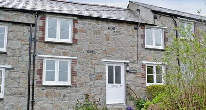 2 bedroom accommodation in Charlestown, St Austell
