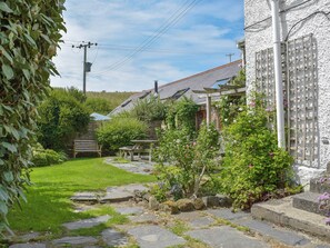 Terrace/patio - 4 bedroom accommodation in Wolfscastle, near Haverfordwest (Wolfscastle, near Haverfordwest)