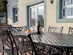 Outdoor dining - 4 bedroom accommodation in Askham, near Penrith (Askham, near Penrith)