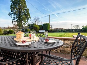 Outdoor dining - 4 bedroom accommodation in Askham, near Penrith (Askham, near Penrith)