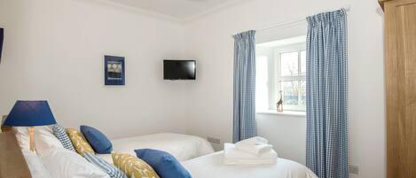 4 chambres, accĂšs au Wi-Fi (inclus), literie fournie