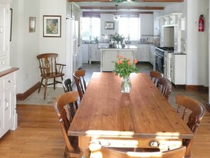 Dining - 4 bedroom accommodation in Webbery, near Bideford (Webbery, near Bideford)