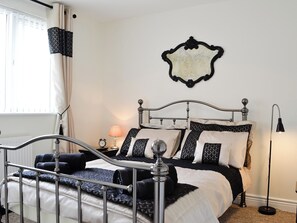 3 makuuhuonetta, ilmainen Wi-Fi, vuodevaatteet