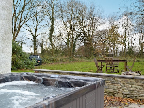 4 bedroom accommodation in Blaencelyn, near Llangrannog