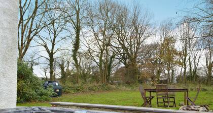 4 bedroom accommodation in Blaencelyn, near Llangrannog