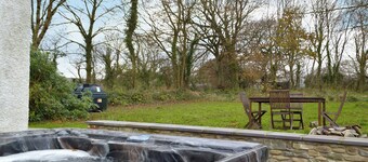 4 bedroom accommodation in Blaencelyn, near Llangrannog
