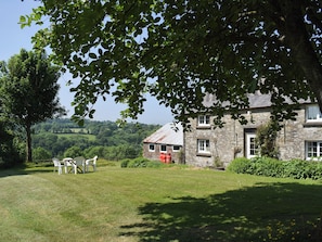 Property grounds - 2 bedroom accommodation in Penrherber, Newcastle Emlyn (Penrherber, Newcastle Emlyn)