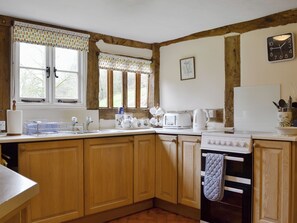 Lave-vaisselle, chaise haute, congélateur