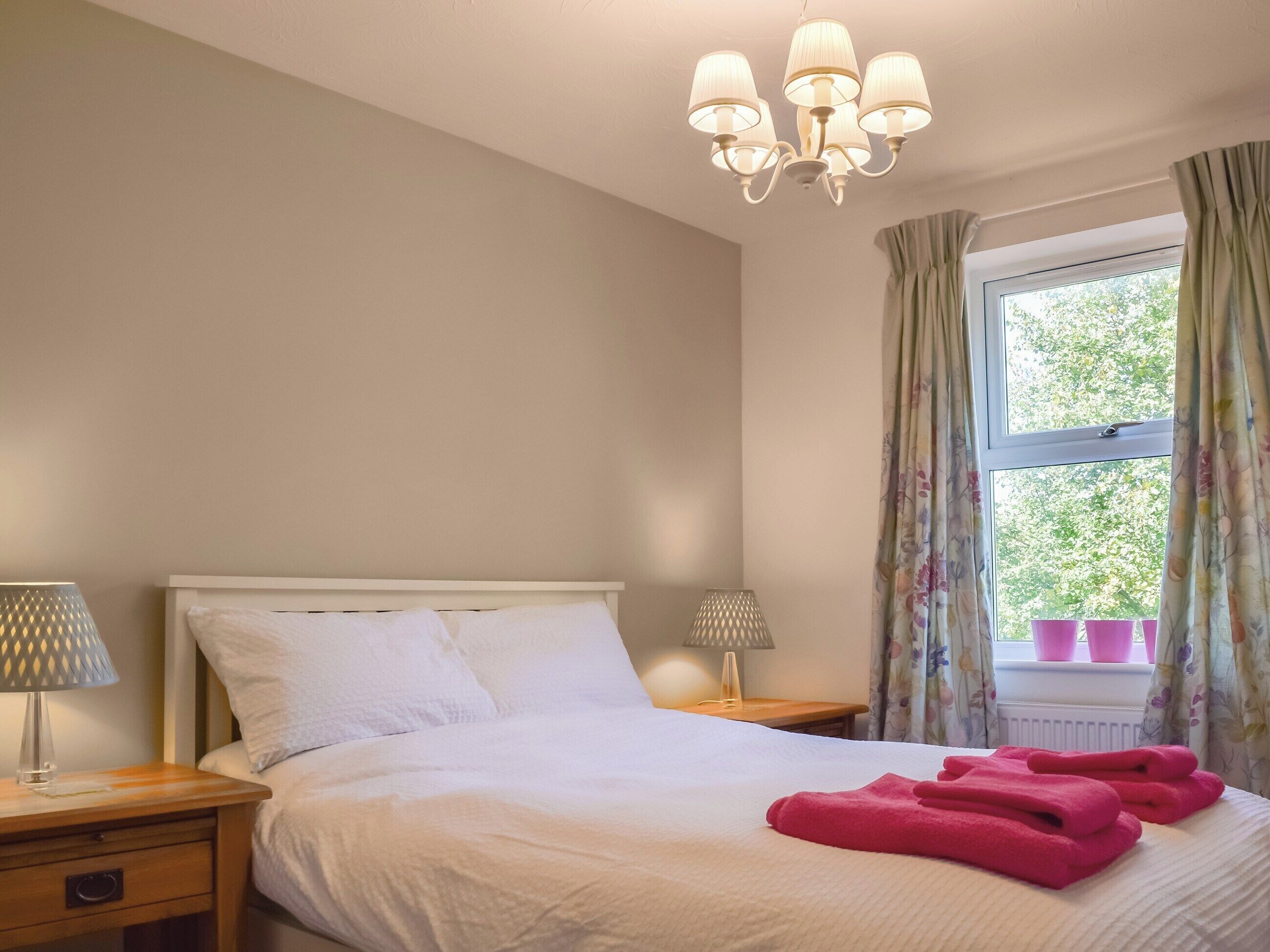 3 bedrooms, free WiFi, bed sheets