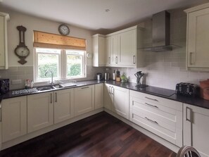 洗碗机、高脚椅