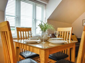 Dining - 2 bedroom accommodation in Whitby (Whitby)
