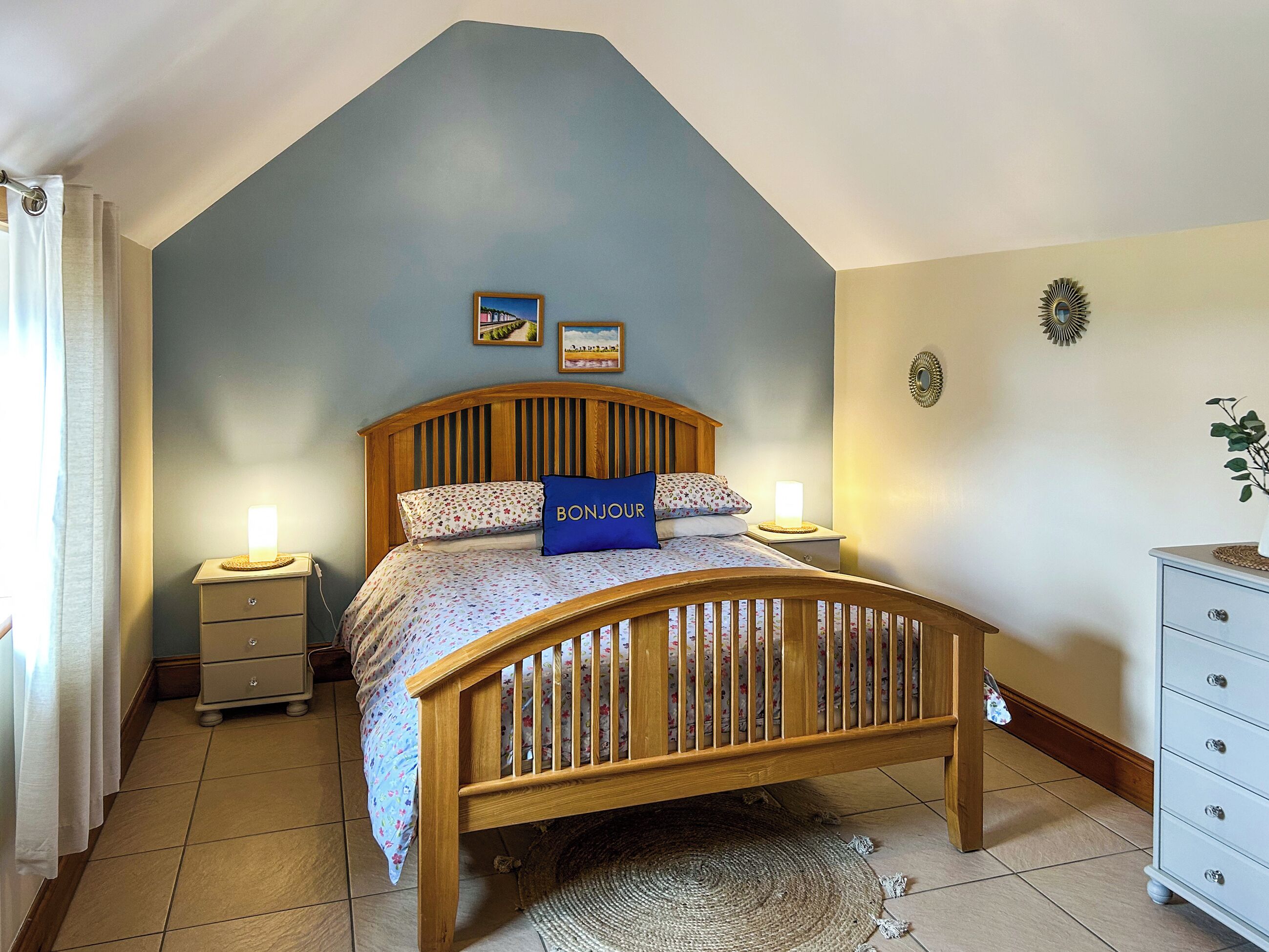 2 bedrooms, bed sheets