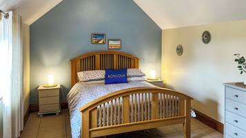 2 bedrooms, bed sheets