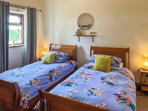 2 bedrooms, bed sheets