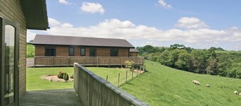 Woodside Lodge - HW7520