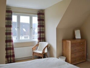 4 bedrooms, free WiFi, bed sheets