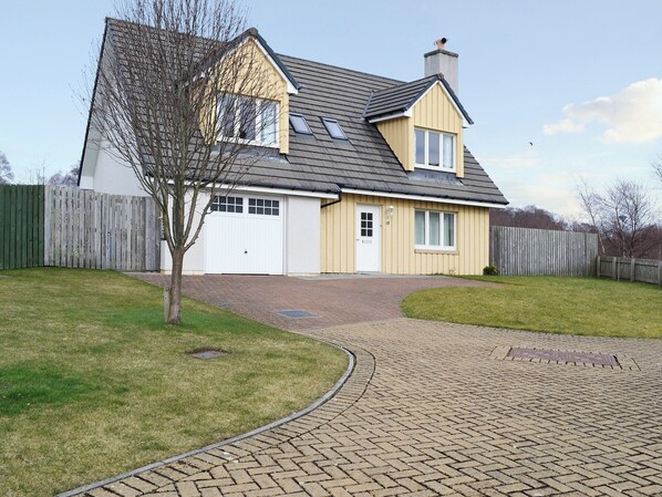 Exterior - 4 bedroom accommodation in Aviemore (Aviemore)
