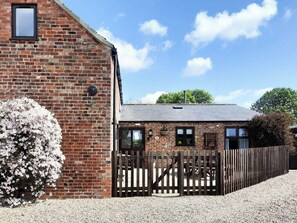Exterior - 3 bedroom accommodation in Mumby, near Anderby Creek (Mumby, near Anderby Creek)