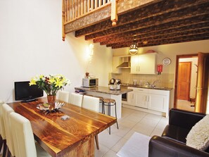 Dining - 3 bedroom accommodation in Mumby, near Anderby Creek (Mumby, near Anderby Creek)