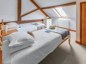 Unclassified image, 5 of 18, button - 3 bedroom accommodation in Catfield (Catfield)