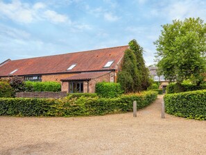 Unclassified image, 4 of 18, button - 3 bedroom accommodation in Catfield (Catfield)