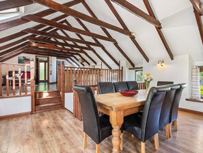 Dining - 4 bedroom accommodation in Llanglydwen, near Narberth (Llanglydwen, near Narberth)