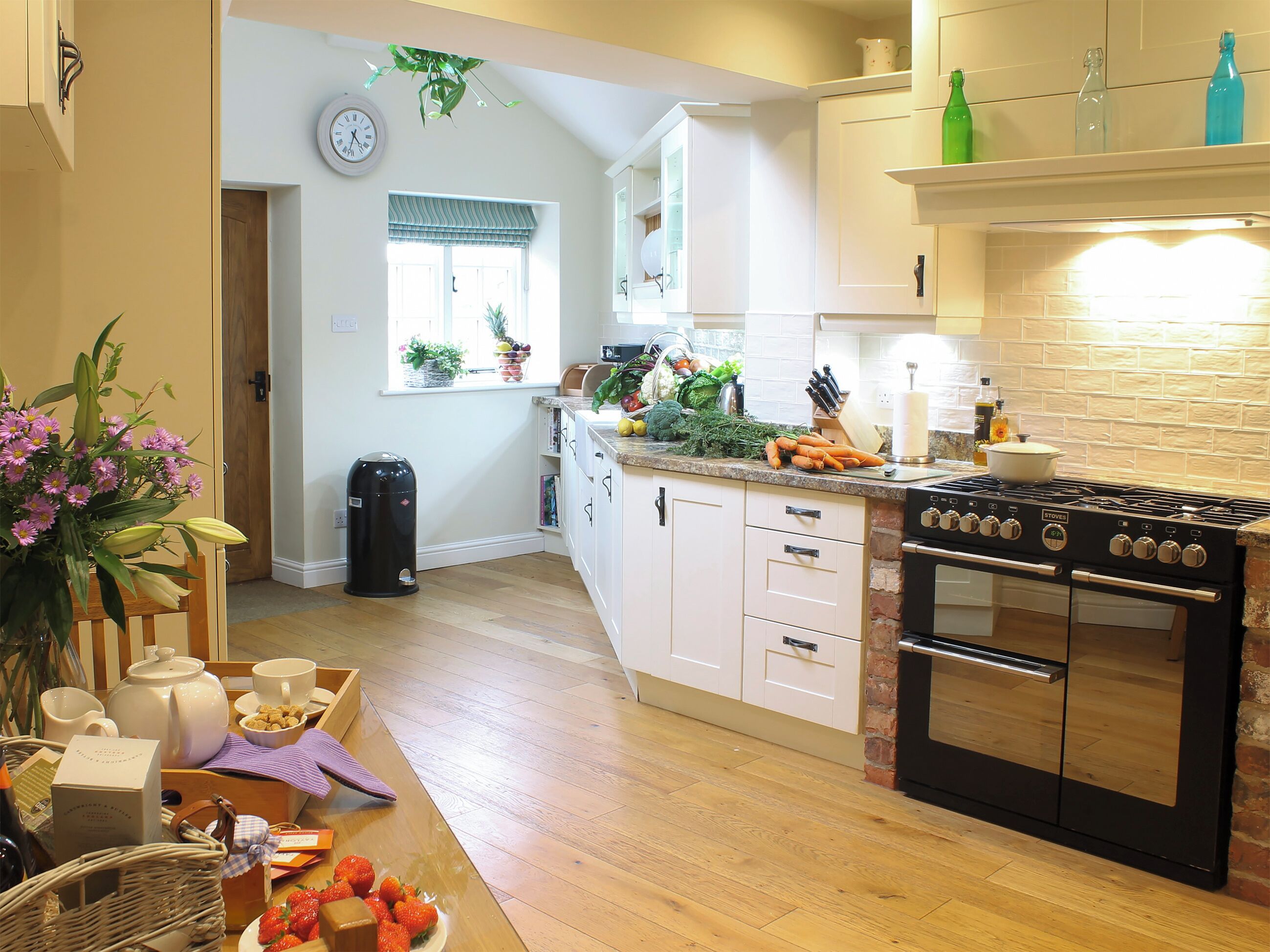 Dishwasher, high chair