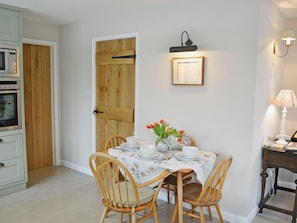 Dining - 2 bedroom accommodation in Pembury, near Tunbridge Wells (Pembury, near Tunbridge Wells)