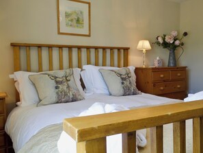 1 bedroom, free WiFi, bed sheets - 1 bedroom accommodation in Great Longstone, near Bakewell (Great Longstone, near Bakewell)