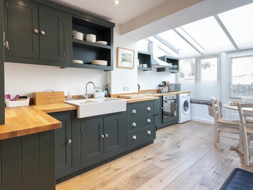 1 bedroom accommodation in Great Longstone, near Bakewell
