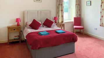 3 bedrooms, free WiFi, bed sheets