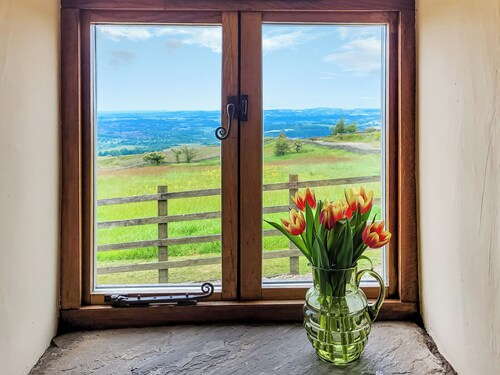2 bedroom accommodation in Thorncliffe, near Leek