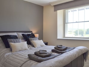 3 bedrooms, free WiFi, bed sheets - 3 bedroom accommodation in Torver, near Coniston (Torver, near Coniston)