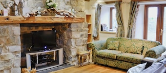 Charming barn conversion with hot tub and walks from the door.