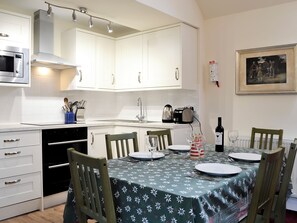 Open plan living space | Inverchroskie Cottage - Inverchroskie, Enochdhu, near Pitlochry - Inverchroskie Cottage (Enochdhu, near Pitlochry)
