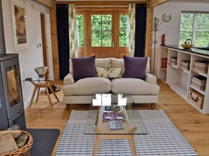 TV, fireplace - 1 bedroom accommodation in St Blazey, near Par (St Blazey, near Par)
