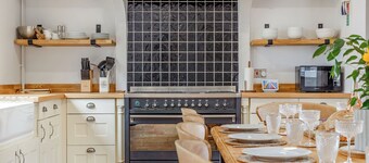 6 bedroom accommodation in Stretham, Ely