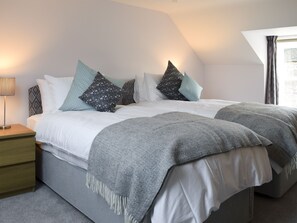 3 bedrooms, free WiFi, bed sheets